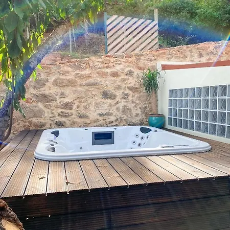 Vale Do Laranjal 아파트 세투발